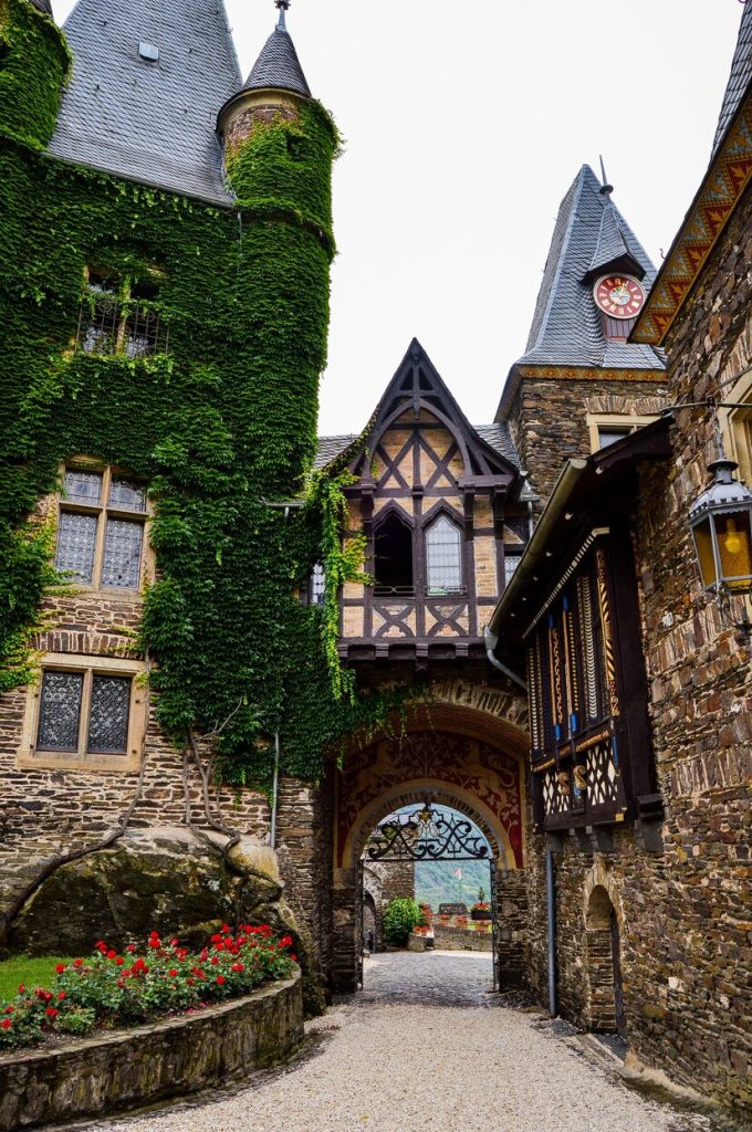 Anniversary Getaways: Unique Destinations for Celebrating Love in the UK